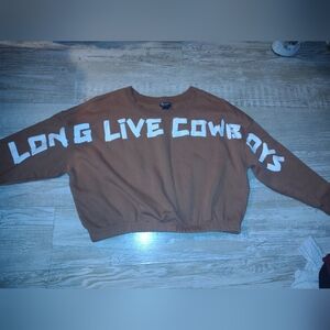 Wrangler Brown Off-the-Shoulder Cropped Sweatshirt with White Lettering